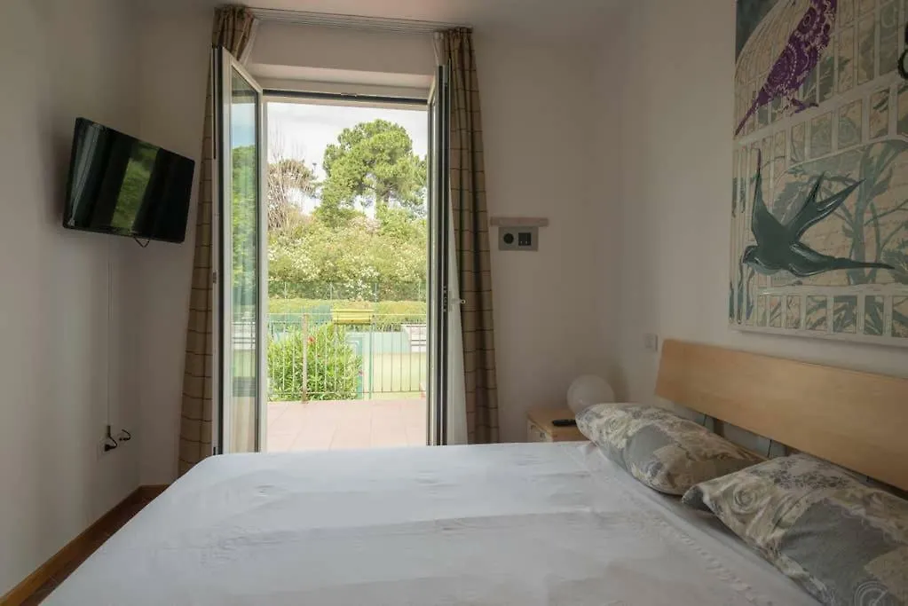 Luxury Apartment Padenghe sul Garda Italië